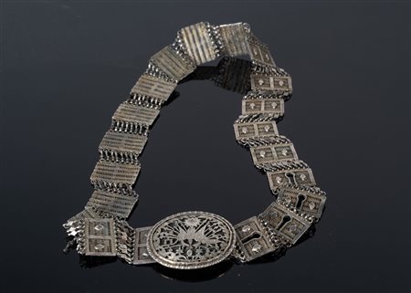 Arte Islamica  An Ottoman silver belt bearing two tughras whose one of Sultan Abdulaziz I (1861-1876)Turkey, 19th century .