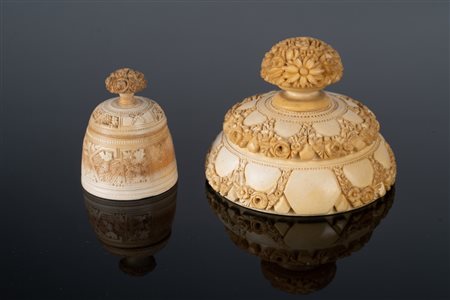 Arte Islamica  Two Eskisehir carved lidded boxes Turkey, 20th century .