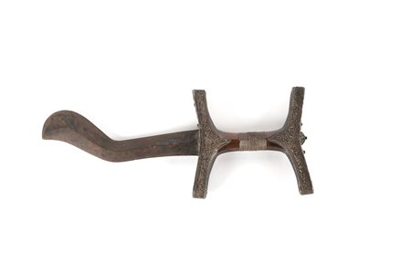 Arte Islamica  A steel, bone and silver filigree dagger Possibly Yemen, 18th century .