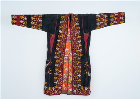Arte Islamica  Turkmen Chapan male dress Central Asia, 19th century .