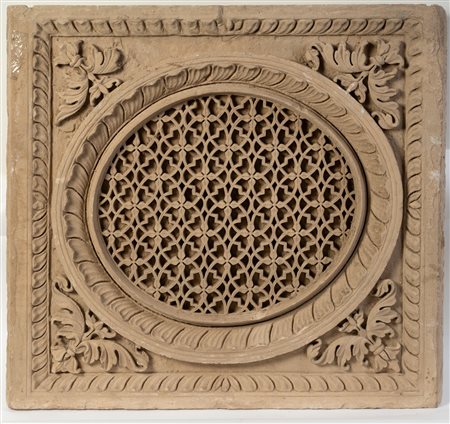 Arte Islamica  A sandstone Mughal jali screen India, 19th century .