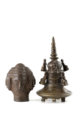 Manifattura Indiana Due sculture in bronzo di soggetto diverso (h. max 18...