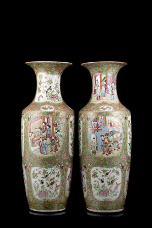 Coppia di vasi in porcellana Famiglia Rosa Cantonese decorati con motivi...