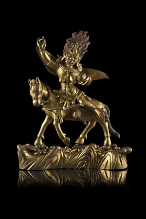 Scultura in bronzo dorato raffigurante Shri Devi a cavallo Tibet/Nepal,...