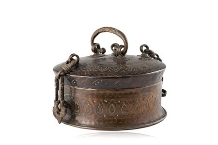 Manifattura Indiana Scatola in bronzo circolare con coperchio (d. max 15,5...