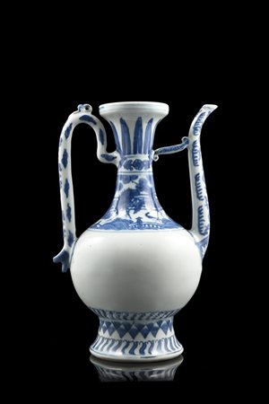 Versatoio in porcellana bianca e blu decorato con cervi e aironi, marchio...