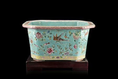 Fioriera di forma ottagonale in porcellana Famiglia Rosa a fondo turchese con...