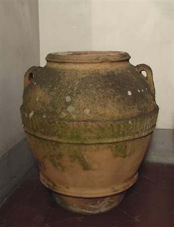 Orcio in terracotta, cm. 102x80. € 200/300
