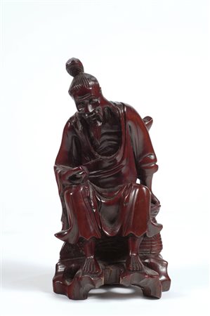 Figura di saggio in legno di sandalo intagliato, Cina, XX sec., cm. h. 18 €...