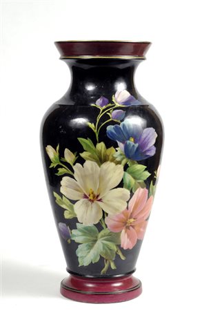 Vaso in porcellana dipinta a fiori su fondo nero, manifattura Ginori, Doccia,...