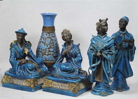 Figure di mandarini e dignitari quattro sculture in terracotta invetriata e...