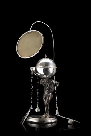 Lucerna in argento di forma sferica ad una fiamma sorretta da figura di Ercole