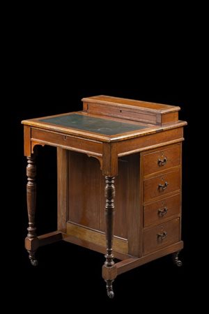Scrittoio in mogano con alzata porta lettere e calamaio, piano apribile celante
