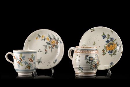 Manifatture emiliane del secolo XVIII. Lotto composto da due tazze e due piatti