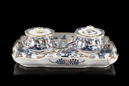 Manifattura di Meissen, secolo XIX. Calamaio in porcellana decorato nei toni de