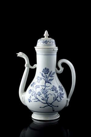 Manifattura di Ginori, Doccia, secolo XVIII. Caffettiera in porcellana bianca e