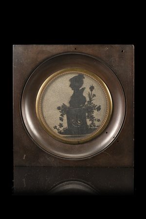 Artista del secolo XIX "Ritratto della regina d'Austria" silhouette in cornice