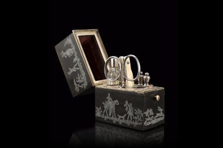 Porta nécessaire da toilette in osso intarsiato con scena di caccia al cervo e