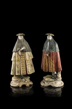 Manifattura veneta, secolo XIX "Figure in maschera" coppia di sculture in ceram