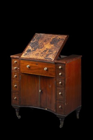 Toilette lastronata in mogano con piano centrale rivestito in pelle, apribile e