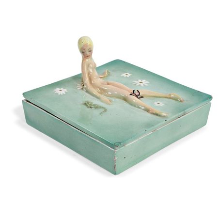 MARAINI OTTO Scatola in ceramica con figura di fanciulla in rilievo. Firmata...