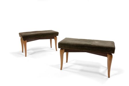 MARAINI OTTO Coppia di panchette con gambe in frassino, rivestite in velluto...