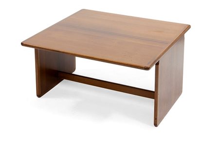 SCARPA AFRA E TOBIA Tavolino serie Artona in noce stratificato. Prod. Maxalto...