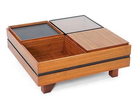 TAVOLINO Tavolino con contenitore a quattro scomparti. Legno placcato in...