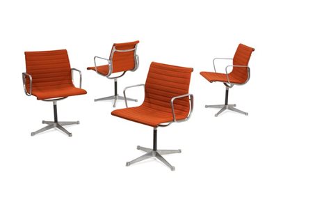 EAMES CHARLES Quattro poltrone da ufficio serie alluminium group. Prod....