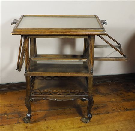 Carrello portavivande. Inizio XX secolo. cm. 78x62x40.