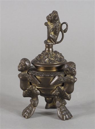 Calamaio in bronzo . H. cm. 16.