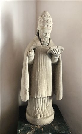 Maestro friulano del XVI secolo Statua in pietra raffigurante Vescovo. H. cm....