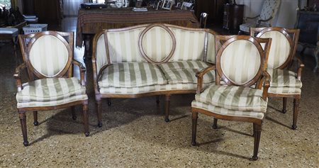Salotto composto da 2 divani e 6 poltrone lastronate in legno di noce Luigi...