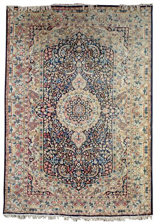 
Kirman persian rug