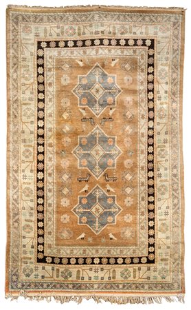 
Bakhtiar rug