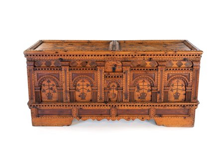
Antique chest in walnut with architectural facade