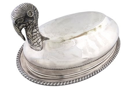 
 

Silver metal lunchbox