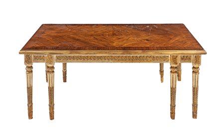 
 

White lacquered wooden coffee table