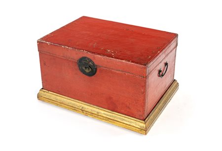 
 

Orange wooden trunk