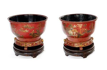 
 

Pair of cache pots in papier maché