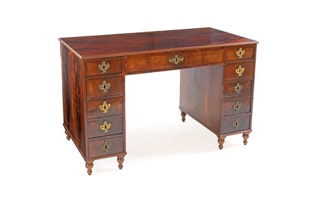 
 

Desk from the center