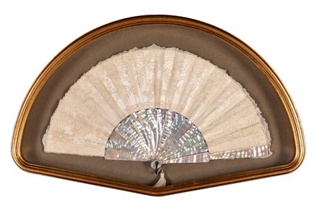 
 

Folding fan
