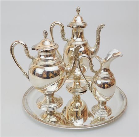 LOTTO DI QUATTRO PEZZI IN ARGENTO 800