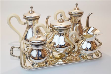 SERVIZIO COMPORSTO DA SEI PEZZI IN ARGENTO 800,