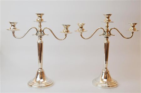 COPPIA DI CANDELIERI A TRE FUOCHI IN ARGENTO 800