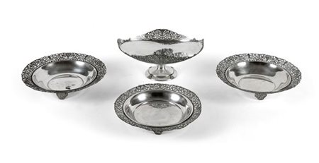 LOTTO DI QUATTRO OGGETTI IN ARGENTO Lotto composto da quattro alzate in...