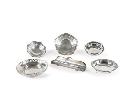 LOTTO DI SEI OGGETTI IN ARGENTO Lotto in argento composto da: un...