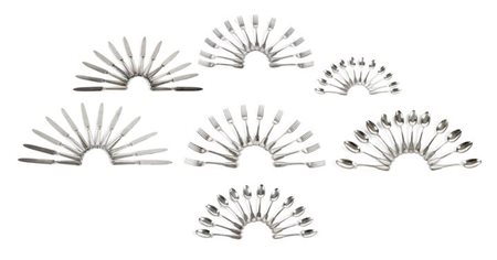 SERVIZIO DI POSATE IN ARGENTO Servizio di posate in argento composto da...