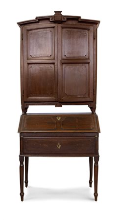 TRUMEAU Piccolo trumeau in noce, epoca fine XVIII secolo. Parte superiore a...