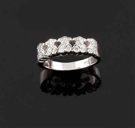 ANELLO Anello in oro bianco, sommità con piccole figure geometriche in...